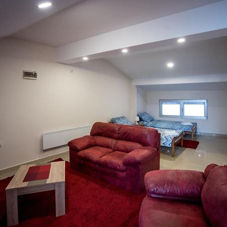 City Center Apartments Pirot Eksteriør billede