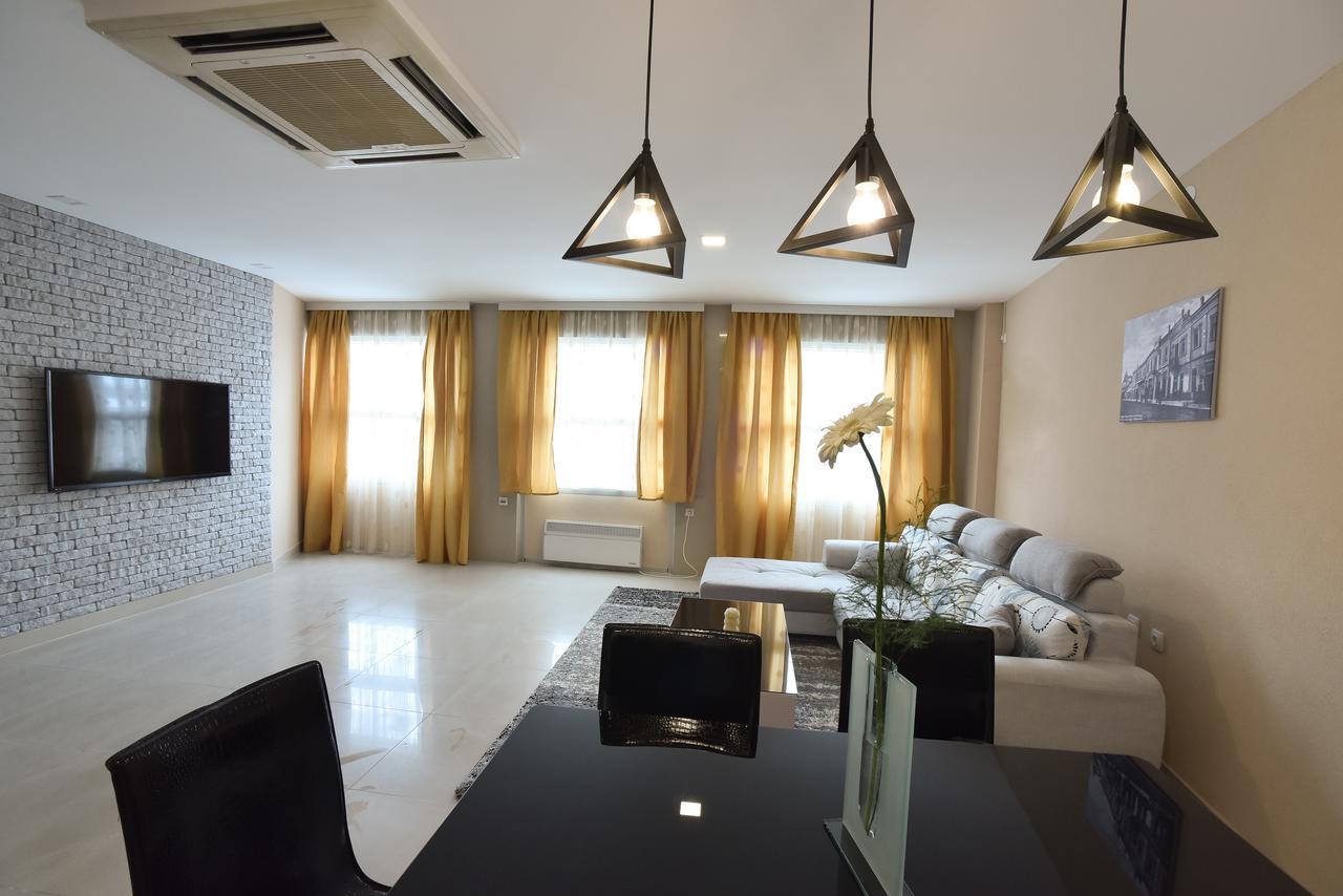 City Center Apartments Pirot Eksteriør billede