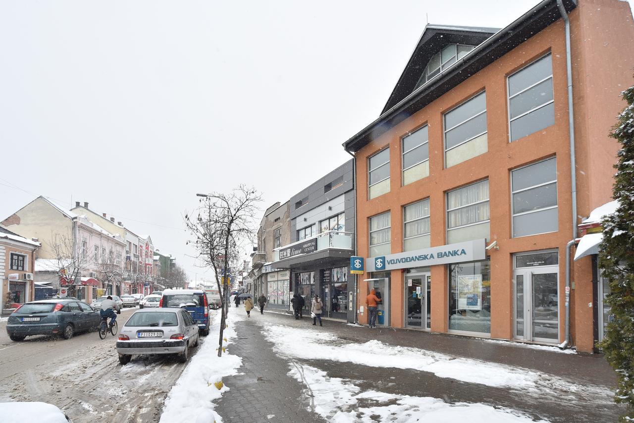 City Center Apartments Pirot Eksteriør billede