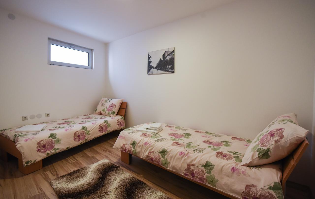 City Center Apartments Pirot Eksteriør billede