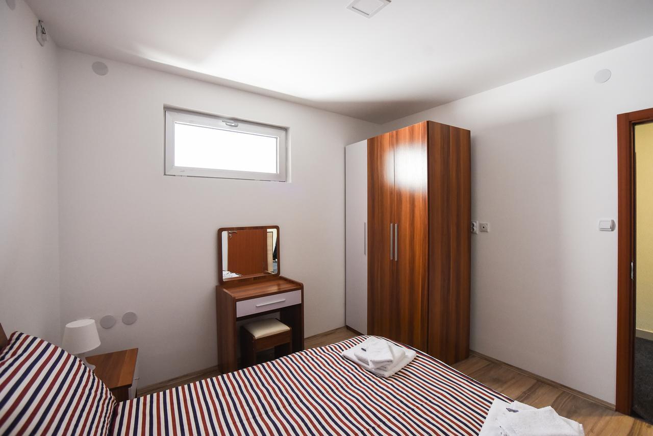 City Center Apartments Pirot Eksteriør billede