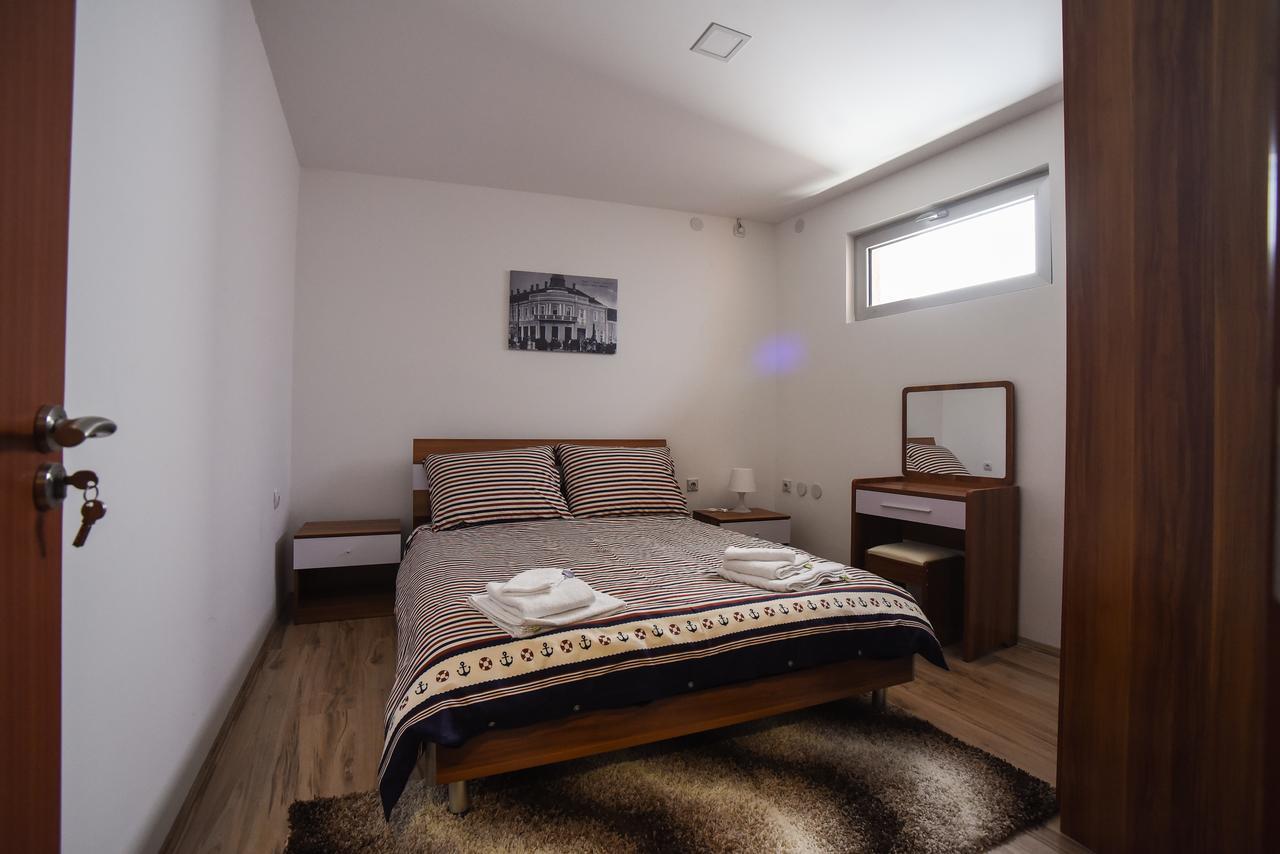 City Center Apartments Pirot Eksteriør billede