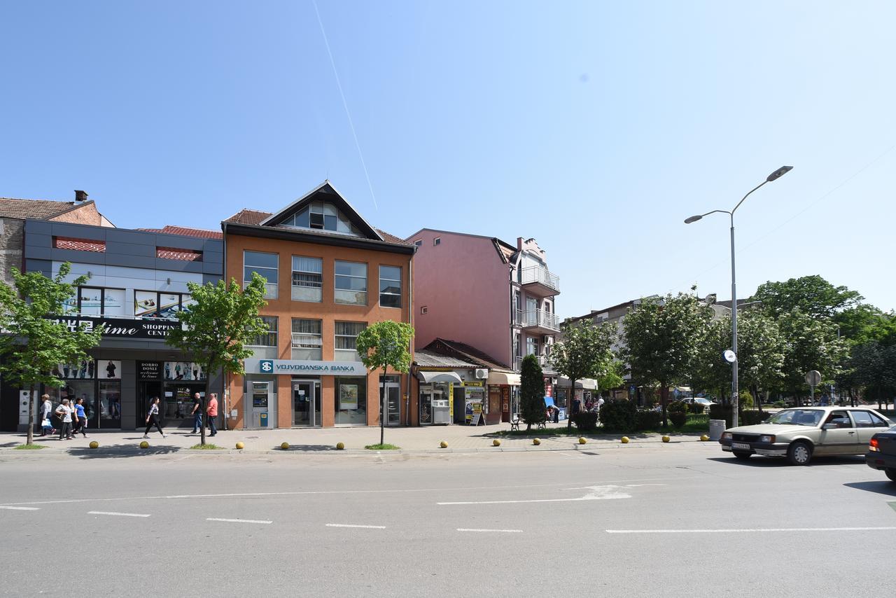 City Center Apartments Pirot Eksteriør billede