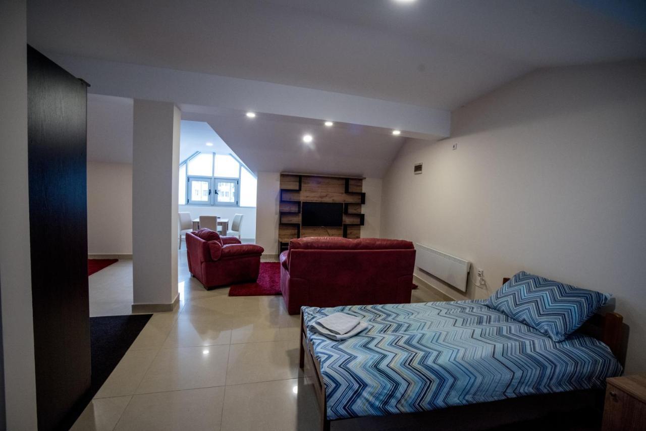 City Center Apartments Pirot Eksteriør billede