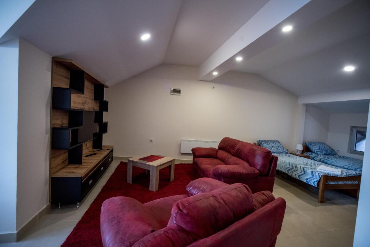 City Center Apartments Pirot Eksteriør billede
